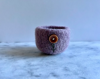 felted wool bowl -  dusty lavender wool felt bowl with dark salmon pink flower - ring holder, desk organizer, treasure bowl