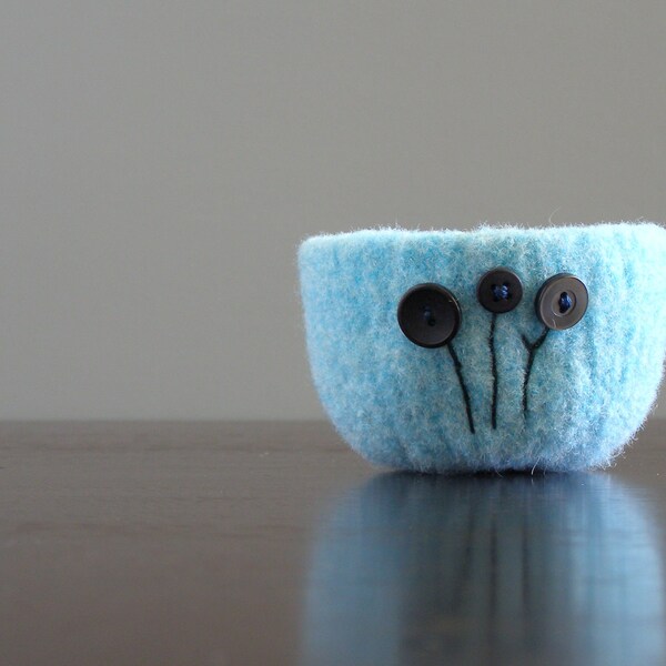 felted wool bowl -  sky blue with gunmetal grey flowers - ring holder, desk organizer, jewelry holder