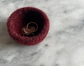 soft ring dish -  scratch free jewelry dish - heathered burgundy  wool bowl with tiny pink embroidered felt heart - handmade by the Felterie