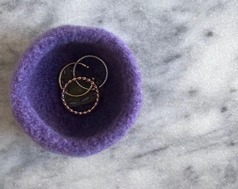 soft ring dish  - lavender wool bowl with tiny green embroidered felt heart - handmade by the Felterie