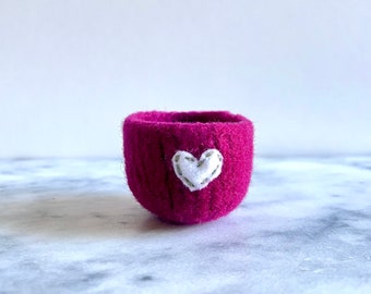 felted wool bowl  -   Bright fuschia pink with tiny white eco felt heart - ring holder, wool anniversary ring bowl