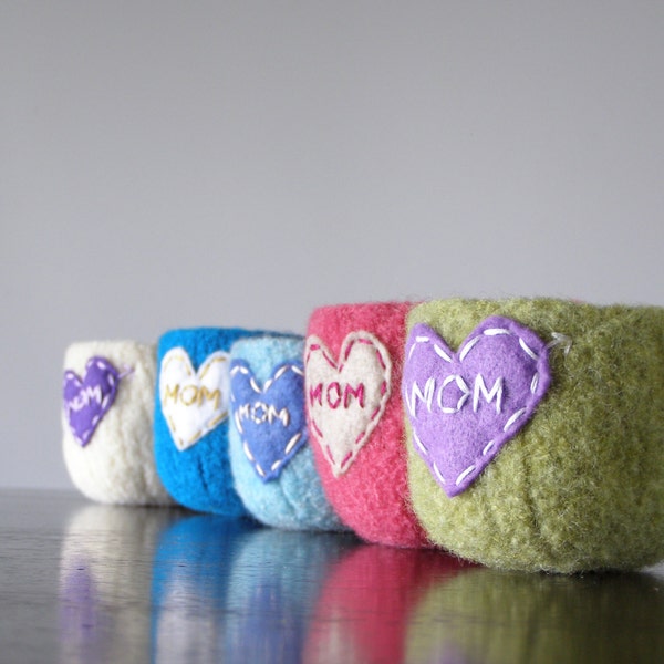 MOM embroidered felted bowl - gifts for mom - soft ring dish - custom - made to order - ready in 2 weeks