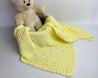 Manta de muselina personalizada para bebé: nombre bordado, algodón amarillo de 6 capas