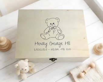 Graverad trälåda, Baby Souvenirlåda, Personlig present till nyfödd, Minneslåda, Presentidé för nyfödd, Unisex presentask, Nyföddpresent