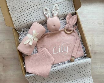 Set de regalo personalizado para bebé, set de regalo rosa para recién nacido, regalo para baby shower, regalo para niña, regalo para bebé, caja de regalo para bebé, cesta bordada para bebé