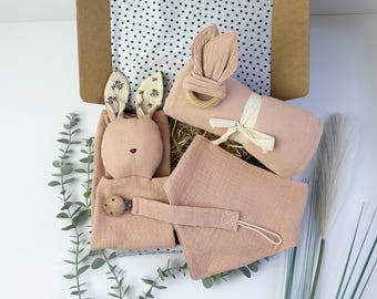 Set de regalo rosa para bebé, cesta para bebé, set de regalo para recién nacido, regalo para baby shower, caja de regalo para bebé, regalo unisex, regalo para bebé, caja de regalo para bebé recién nacido.