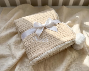 Manta de bebé personalizada, nombre bordado, algodón suave, detalle de pompón, manta de bebé neutra, manta personalizada, forro polar sherpa