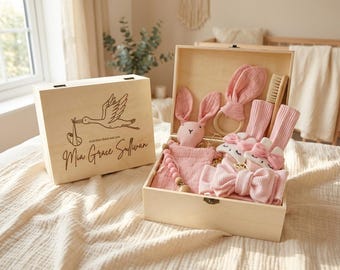 Set de regalo personalizado para bebé, caja de regalo grabada, set de regalo para recién nacido, regalo para baby shower, set de regalo rosa, regalo para recién nacido, cesta para niña