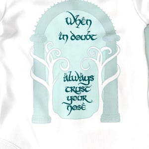 Always Trust Your Nose – Tolkien Quote Baby Outfit – Inspirujący cytat czarodzieja – Literacka koszulka – Motywacyjny prezent – Fantasy