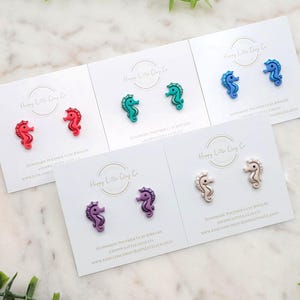 Seepferdchen Fimo Ohrstecker | Niedliche Ozean Tier Ohrringe | Sommer Ohrringe | Küsten Strand Schmuck | Geschenk für Tierliebhaber | Handgefertigt