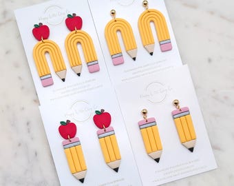 Orecchini pendenti in argilla con matita gialla / Orecchini carini per il ritorno a scuola / Regalo divertente per l'insegnante / Gioielli unici per insegnanti / Fatti a mano