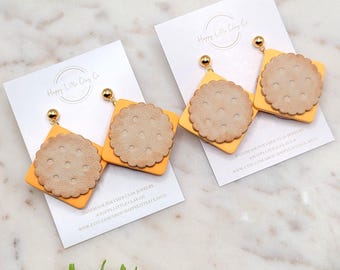 Orecchini pendenti a forma di cracker / Orecchini in pasta polimerica fatti a mano / Gioielli divertenti con snack in miniatura / Regalo per gli amanti del cibo