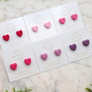 Hjärtformade Macaron-örhängen i lera | Söta örhängen till Alla hjärtans dag | Rolig miniatyrmat | Galentines present till henne | Handgjorda