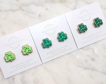 Shamrock sockerkaka lera örhängen | Söta St. Patrick's Day örhängen | Roliga gröna lyckoklöver St. Patty's Day matsmycken | Handgjorda