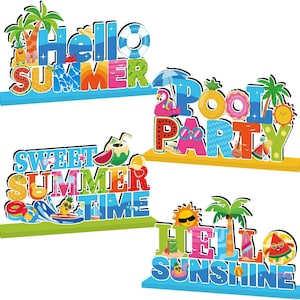 Puede incluir: Cuatro letreros coloridos con temática de verano con las frases "Hello Summer", "Pool Party", "Sweet Summer Time" y "Hello Sunshine". Cada letrero presenta colores vibrantes, imágenes tropicales y fuentes divertidas, perfectos para decoraciones de verano.