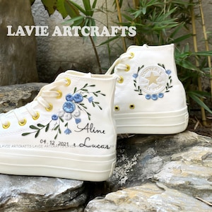Geborduurde bruiloftbloem Converse: aangepaste bruidssneakers