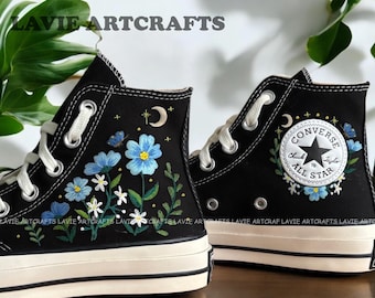 Flower Converse, Converse Embroidered Flower, Blue Flower Embroidered, 1970s Converse Chuck Taylor, Converse Spacehippie, Bridal Converse