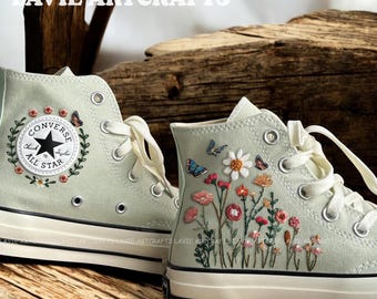 Individuell gestickte Sneakers Chuck Taylor, grüne Stickerei Wildblumen, Gartenblume bestickte Schuhe, einzigartige Geschenke für Sie