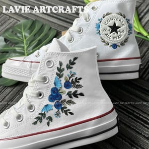 Blue Flower Wedding Converse, Embroidered Bridal Wedding Shoes, Wedding Converse, Custom Converse Chuck Taylor 1970s, Flower Wreath Converse