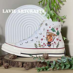 Daisy Embroidered Converse, Cartoon Character Mae Embroidery, Chuck Taylor High Top, Pink Flower Embroidered Sneaker, Unique Gift, HiTops