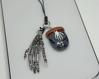 Horror Halloween Skull Paws Phone Charm: Creepy Kawaii Keychain