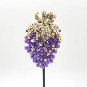 Vintage deco brooch, art deco brooch, grape brooch, French brooch, countryside brooch, coat brooch, elegant brooch, party brooch
