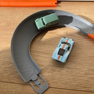 180 degree bank turn  hot wheels compatible track connector, hot wheels bank turn track