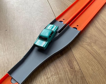 Hot Wheels Compatible Track Splitter: One Lane to Two
