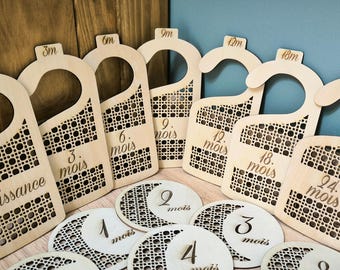 Children&#39;s wicker wardrobe divider hanger