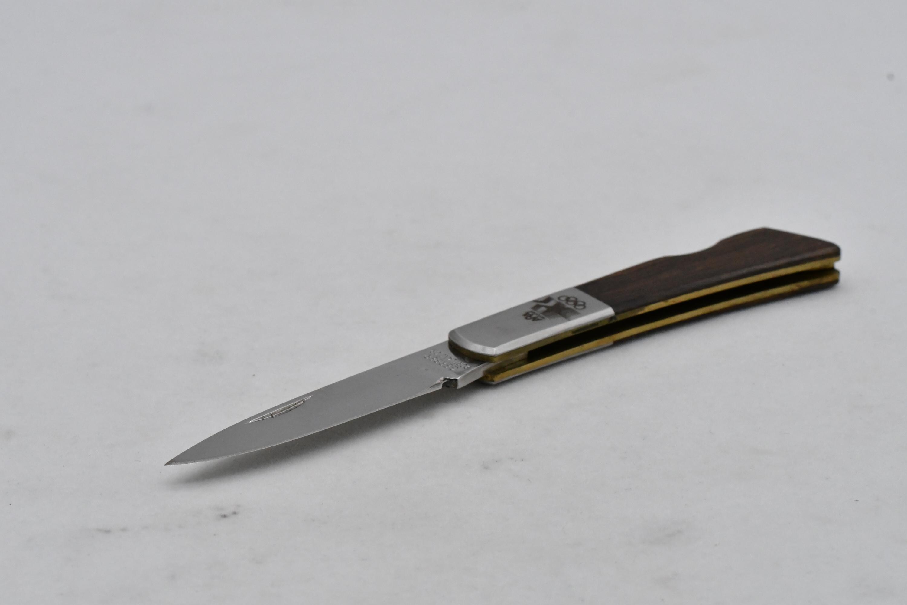 Vintage Gerber Silver Knight 250A Wood Lockback Folding Knife 7611
