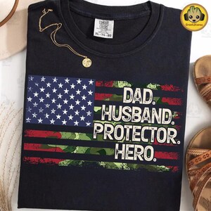 Papá retro, esposo, protector, héroe (Personaje con camiseta de camuflaje), camisa de caza (Personaje con camiseta de camuflaje), el mejor papá (Personaje con camiseta de camuflaje), papá militar (Personaje con camiseta de camuflaje), regalo para el Día del Padre