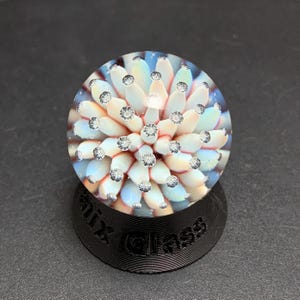 Marbre piège à air en verre fait main de 28,5 mm - bleu hydro et luciole