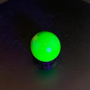 21.5mm handmade UV reactive citrine glass marble