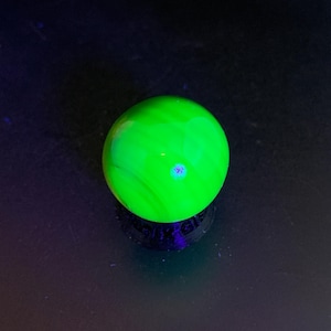 22.9mm handmade UV reactive citrine glass marble