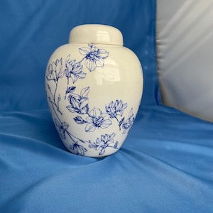 Ginger Jar Vase with Lid White with Blue Flowers 6 1/2” high