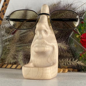 Maple Wood Eyeglasses Holder: Nose-Shaped Specs Stand