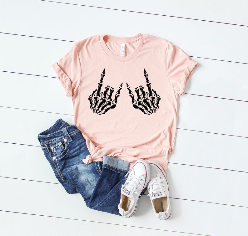 Camiseta de mano de esqueleto, camiseta de esqueleto, camiseta de rock and roll, camiseta de esqueleto rock, camiseta de Halloween, camiseta de rock en Halloween, camiseta de calavera, regalo de terror imagen 3