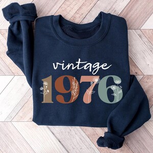 50th Wildflower Shirt, Personalized Vintage 1976 Sweatshirt, 50th Birthday Gift, 50th Birthday Women, 50th Birthday Friend,1976 Birthday Tee image 4