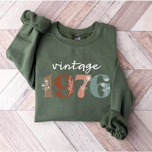 50th Wildflower Shirt, Personalized Vintage 1976 Sweatshirt, 50th Birthday Gift, 50th Birthday Women, 50th Birthday Friend,1976 Birthday Tee image 2