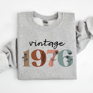 50th Wildflower Shirt, Personalized Vintage 1976 Sweatshirt, 50th Birthday Gift, 50th Birthday Women, 50th Birthday Friend,1976 Birthday Tee image 6