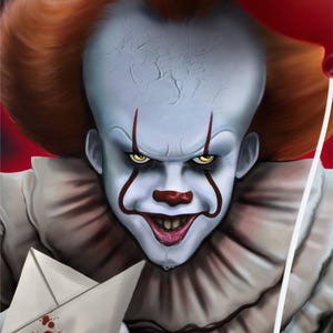 Könnte beinhalten: Eine digitale Illustration eines Clowns mit blasser weißer Haut, gelben Augen und orangefarbenem Haar, der einen gerüschten Kragen trägt. Der Clown hält ein weißes Papierboot mit roten Blutspritzern und eine rote Ballon-Schnur ist zu sehen.