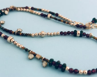 GOLDEN CHRISTMAS Necklace with Garnet and Seed Beads/17-19"/Gold Filled