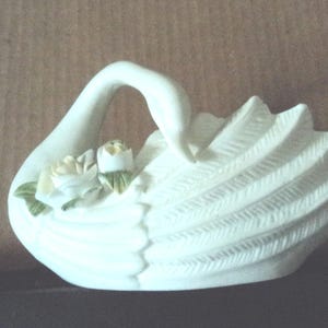 Vintage ceramic swan with flower bouquet container catchall coin caddy 2001