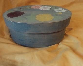Vintage wooden oval container hand painted flowers top sewing kit storage primitive container