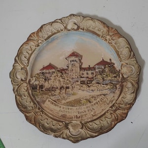 vintage ceramic plate wall hanging souvenir 7 1/2&quot; Windsor hotel and Hemming Park, Jacksonville FL