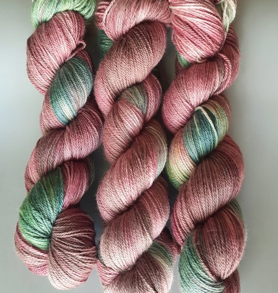 Zarte Rosen. Handgefrbte Sockenwolle. Superwash Merino, Tussah Seide,  Nylon, Bambus - Etsy.de