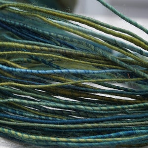 Wool fiber wire deep green and deep blue merino wool image 1