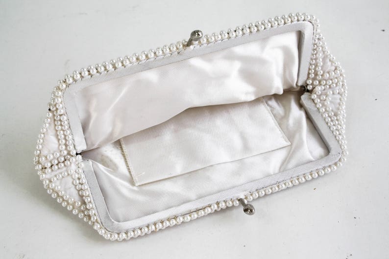 Vintage Silver and Cream Colored Beaded Art Deco Wallet Size Formal Retro Coin Purse