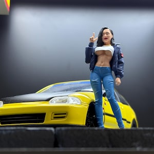 1/18 Scale Crazy Girl Figure