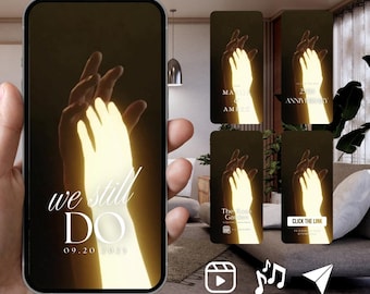 Puede incluir: Una pantalla de smartphone que muestra una invitación digital con fondo oscuro y una mano brillante y radiante que se extiende hacia una silueta de mano. El texto dice "we still DO" y "09.20.2025" en tipografía blanca, elegante y fina.